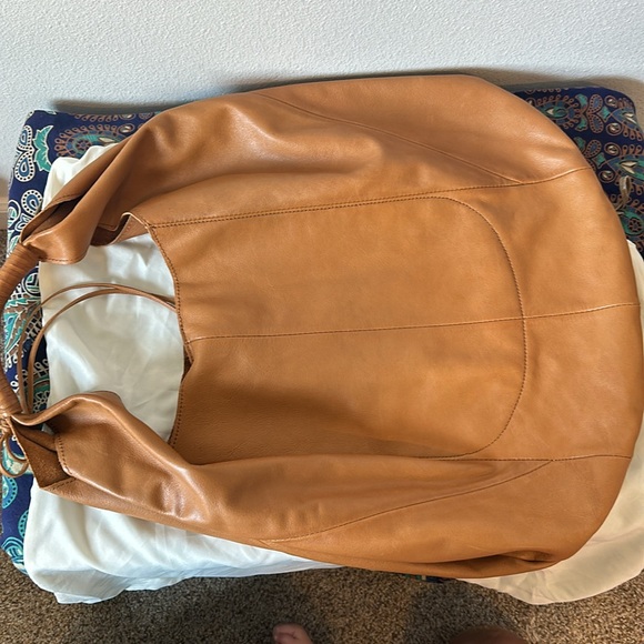 Hobo vachetta leather tote - Picture 3 of 8